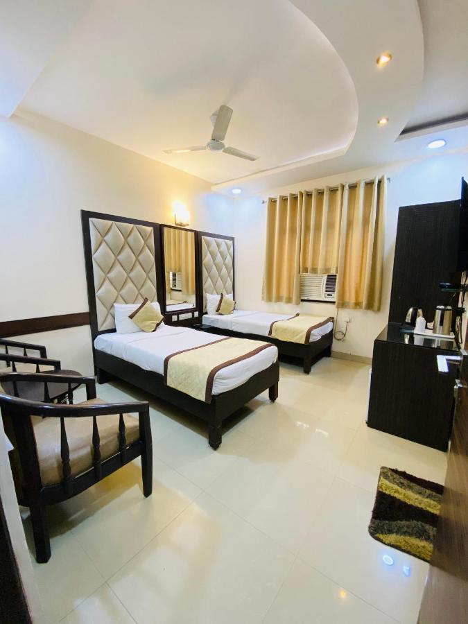 Hotel Pradeep Palace Gorakhpur Kültér fotó