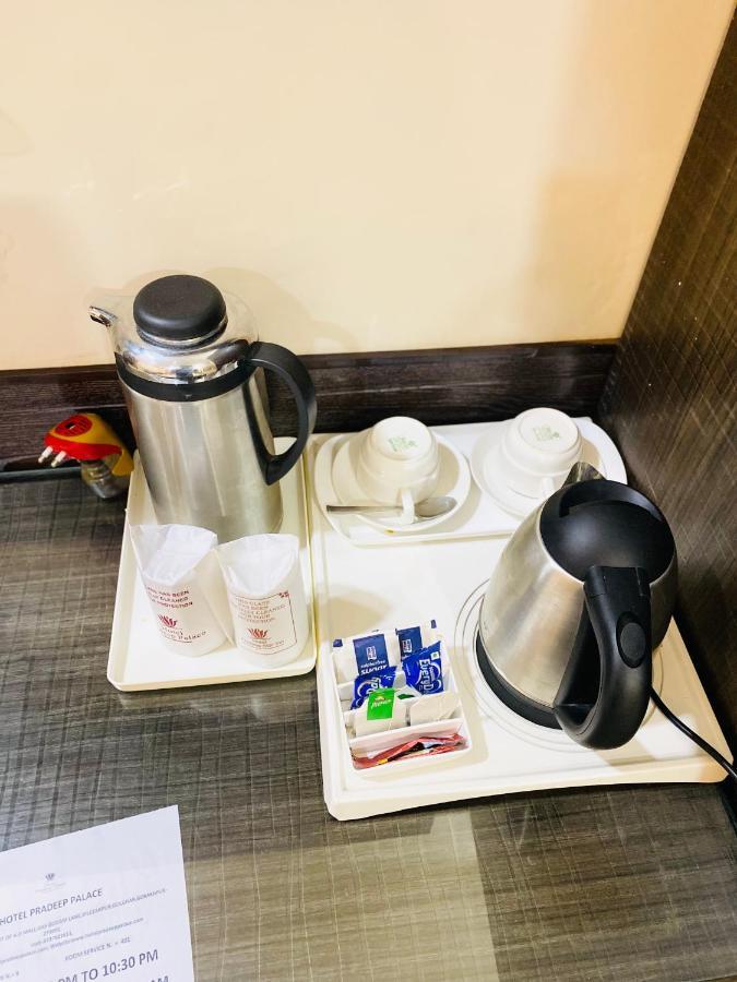 Hotel Pradeep Palace Gorakhpur Kültér fotó